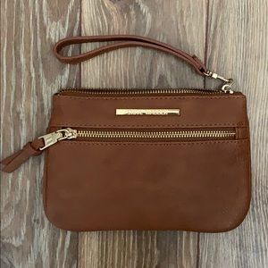 Steve Madden Charging Wristlet Wallet Clutch